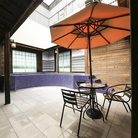 Almond Hotel Gupo Station Busan Extérieur photo