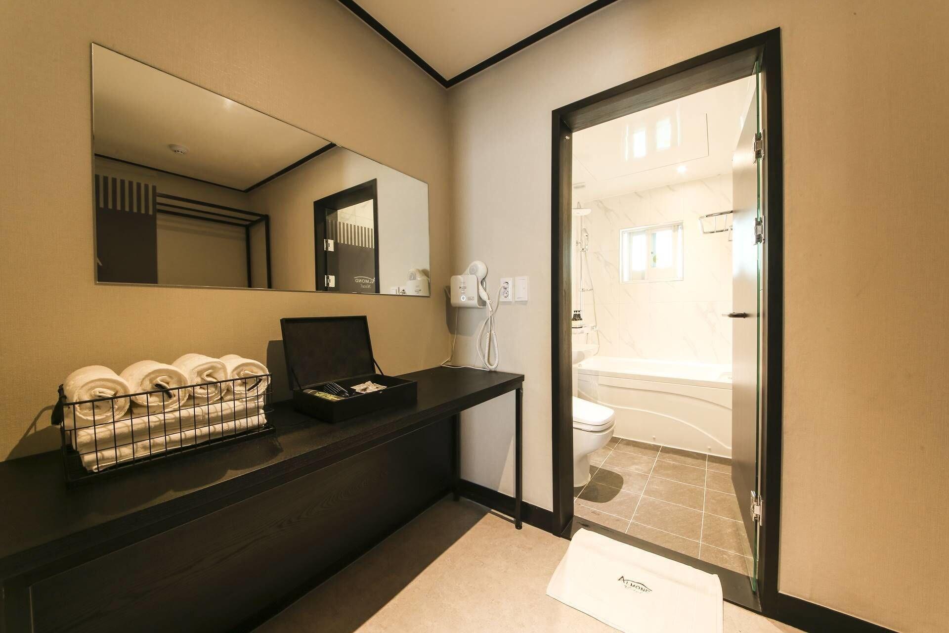 Almond Hotel Gupo Station Busan Extérieur photo