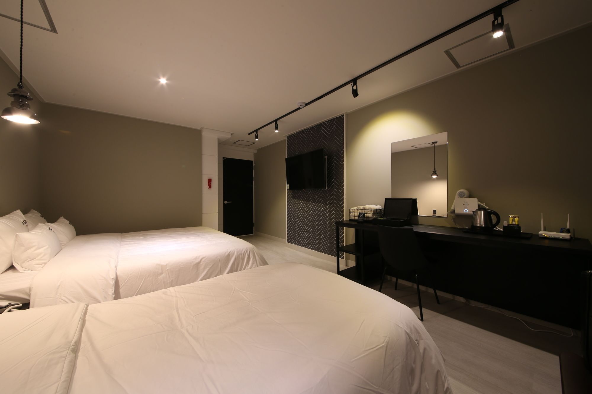Almond Hotel Gupo Station Busan Extérieur photo